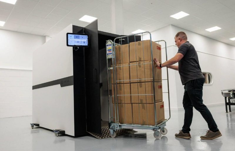 Perry Ellis案例解析:RFID隧道机重塑仓储出库效率缩略图 Perry Ellis案例解析:RFID隧道机重塑仓储出库效率缩略图